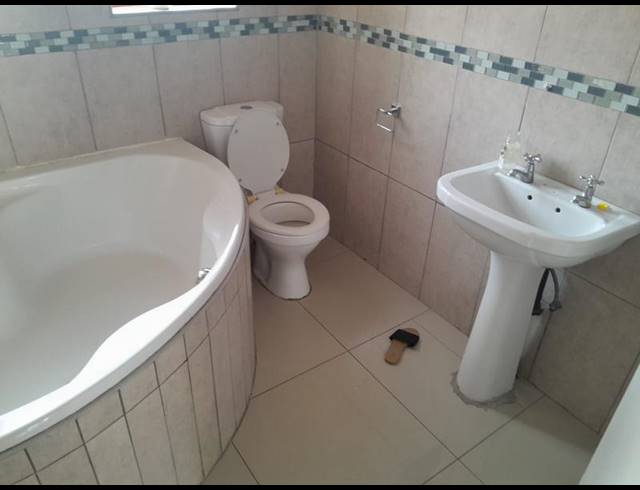 3 BEDROOM PROPERTY TO RENT IN BENDOR